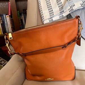 COACH Bucket Bag in Pumpkin